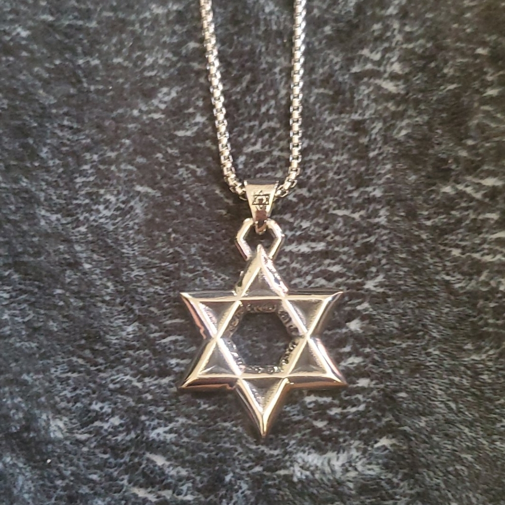 Stainless steel necklace